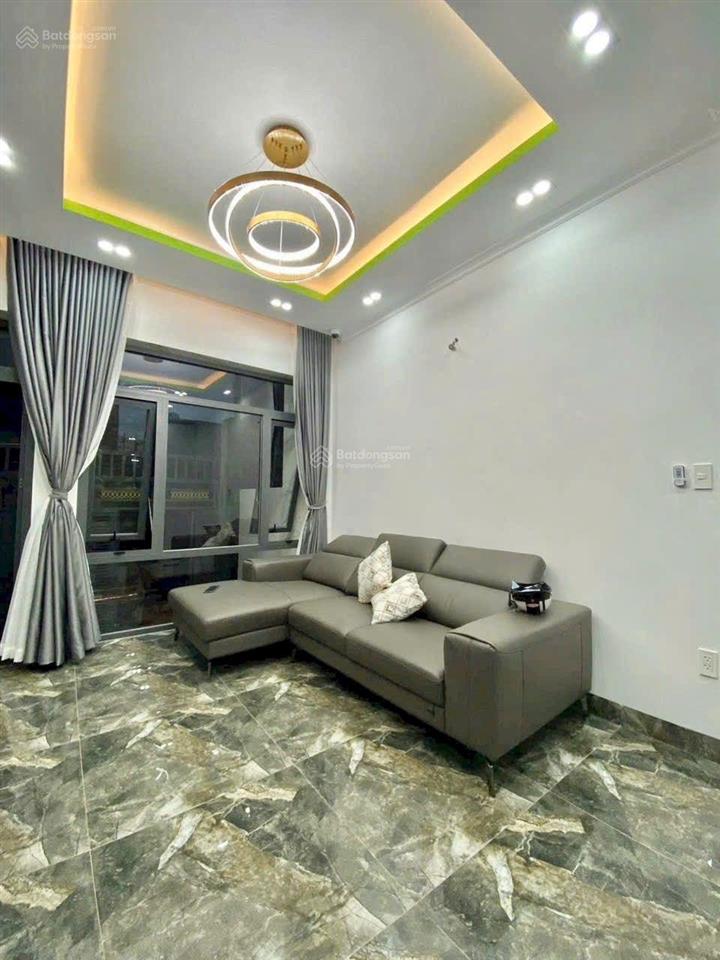 Hầm 3 lầu st xe hơi ngủ nhà khu kiều đàm q7