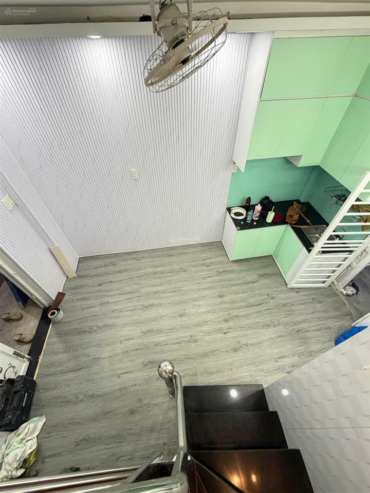 Siêu phẩm tân bình chỉ với 2,8 tỷ  1 trệt 1 lầu 2pn 2wc  diện tích 16m2 sổ vuông nở hậu nhẹ.