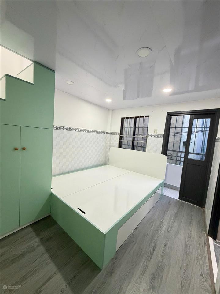 Siêu phẩm tân bình chỉ với 2,8 tỷ  1 trệt 1 lầu 2pn 2wc  diện tích 16m2 sổ vuông nở hậu nhẹ.