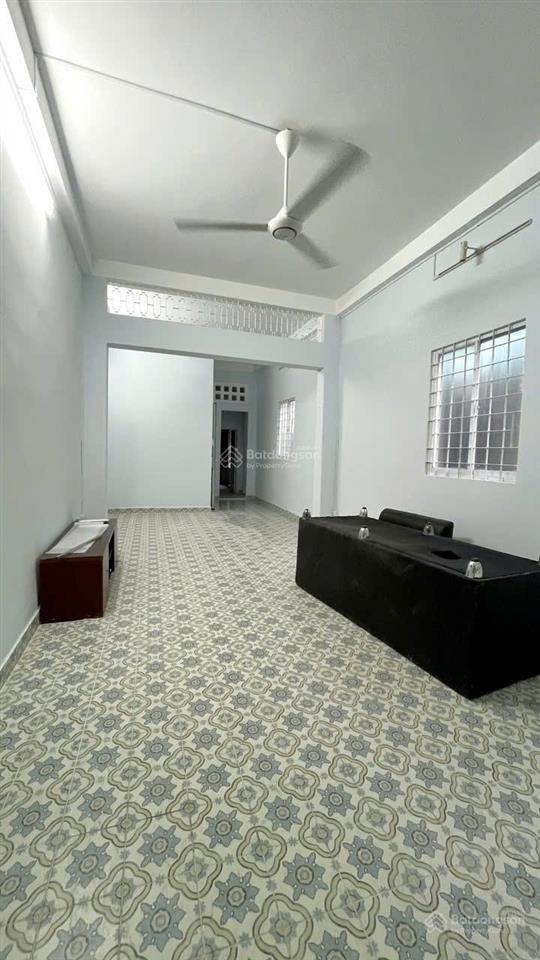 Q10  nhà 2 tầng đúc btct  50m² nở hậu  3pn  2wc  dòng tiền 15tr/th chỉ 8.8 tỷ