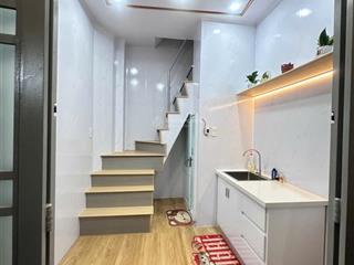 Nhà riêng 3 tầng lầu  full nội thất  2pn 2wc  chỉ 1.95 tỷ  lê quang định p.7 bình thạnh.