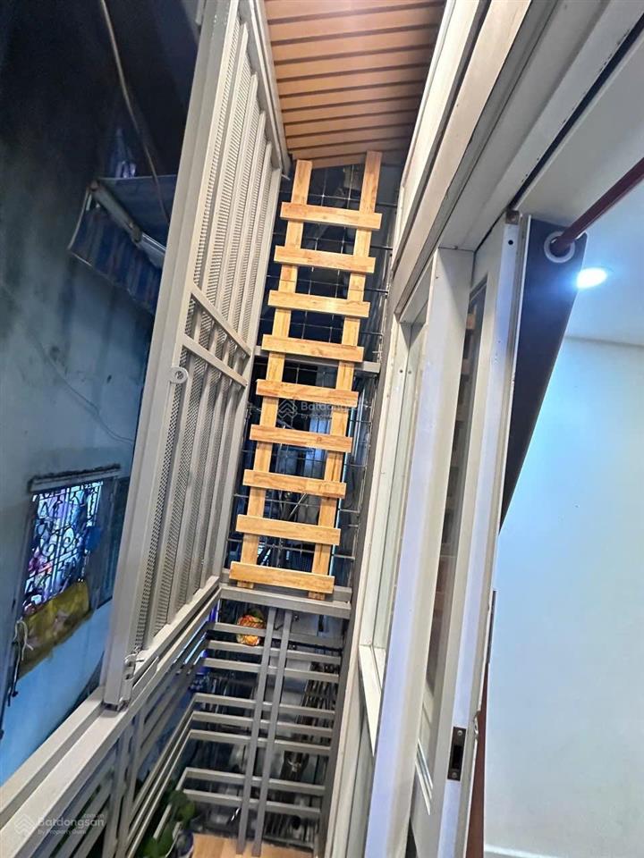 Nhà riêng 3 tầng lầu  full nội thất  2pn 2wc  chỉ 1.95 tỷ  lê quang định p.7 bình thạnh.