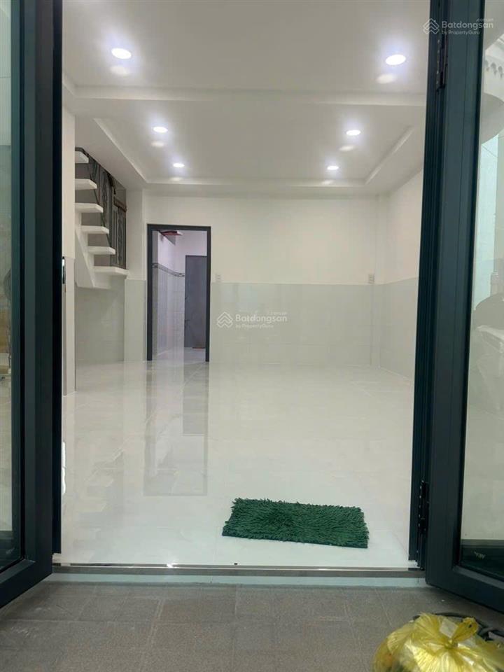 Nhà riêng cạnh chợ thủ đức, ngay linh tây, 50m², nhà 2 tầng 3pn 2wc, ngang 5.3m, giá 4.2 tỷ.