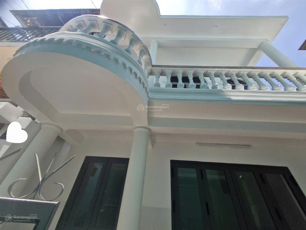 Nhà riêng cạnh chợ thủ đức, ngay linh tây, 50m², nhà 2 tầng 3pn 2wc, ngang 5.3m, giá 4.2 tỷ.