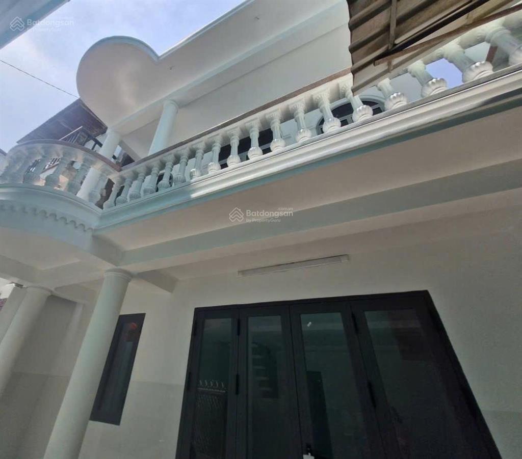 Nhà riêng cạnh chợ thủ đức, ngay linh tây, 50m², nhà 2 tầng 3pn 2wc, ngang 5.3m, giá 4.2 tỷ.