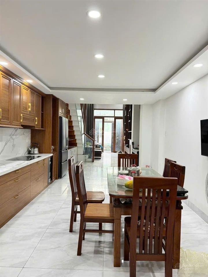 Nhà riêng 3 tầng hẻm xe hơi  sát phạm văn đồng  diện tích 73m2 chỉ 7.05 tỷ full nt
