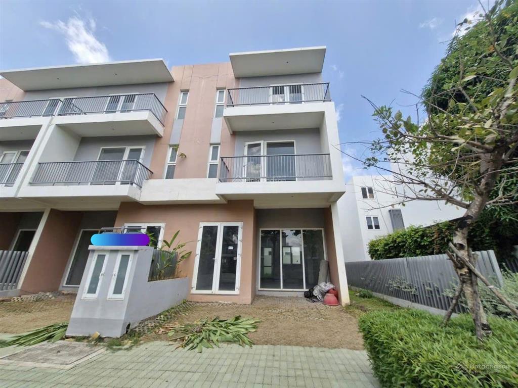 Khu dân cư dragon villa phú hữu q9, view hồ xanh mướt thơ mộng, 3 tầng, 120m², giá 9.5 tỷ.