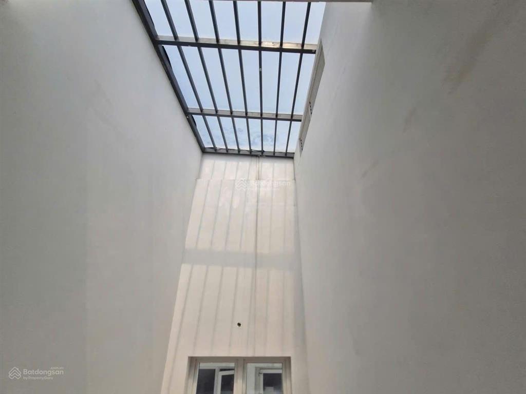 Khu dân cư dragon villa phú hữu q9, view hồ xanh mướt thơ mộng, 3 tầng, 120m², giá 9.5 tỷ.