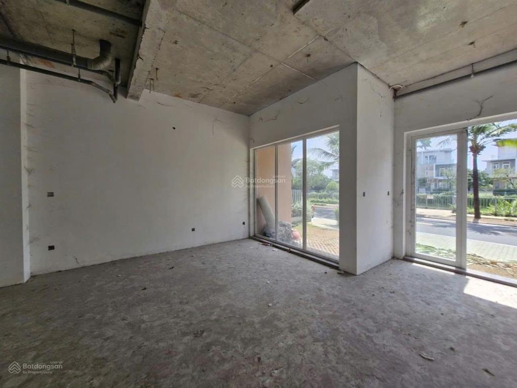 Khu dân cư dragon villa phú hữu q9, view hồ xanh mướt thơ mộng, 3 tầng, 120m², giá 9.5 tỷ.