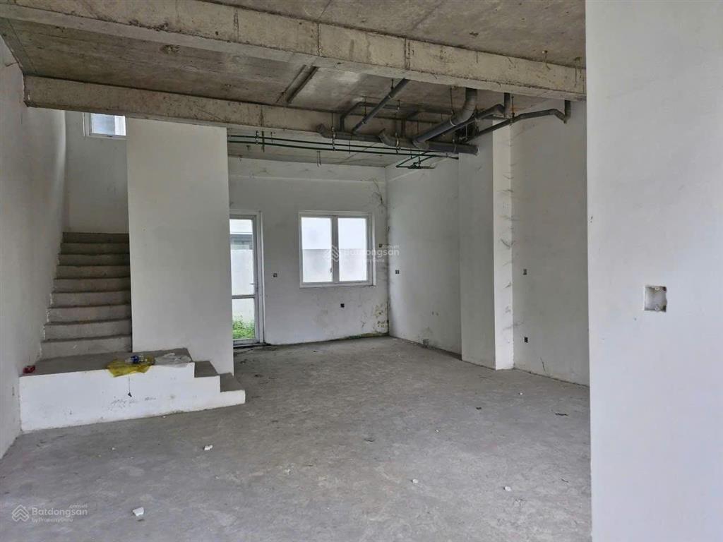 Khu dân cư dragon villa phú hữu q9, view hồ xanh mướt thơ mộng, 3 tầng, 120m², giá 9.5 tỷ.