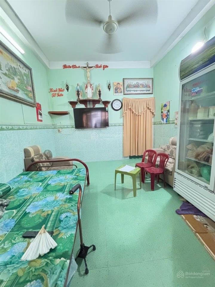 Nhà 2 tầng hẻm xe hơi thông  gần nhà thờ long bình  diện tích 74m² 3pn 2wc  chỉ 4,7 tỷ