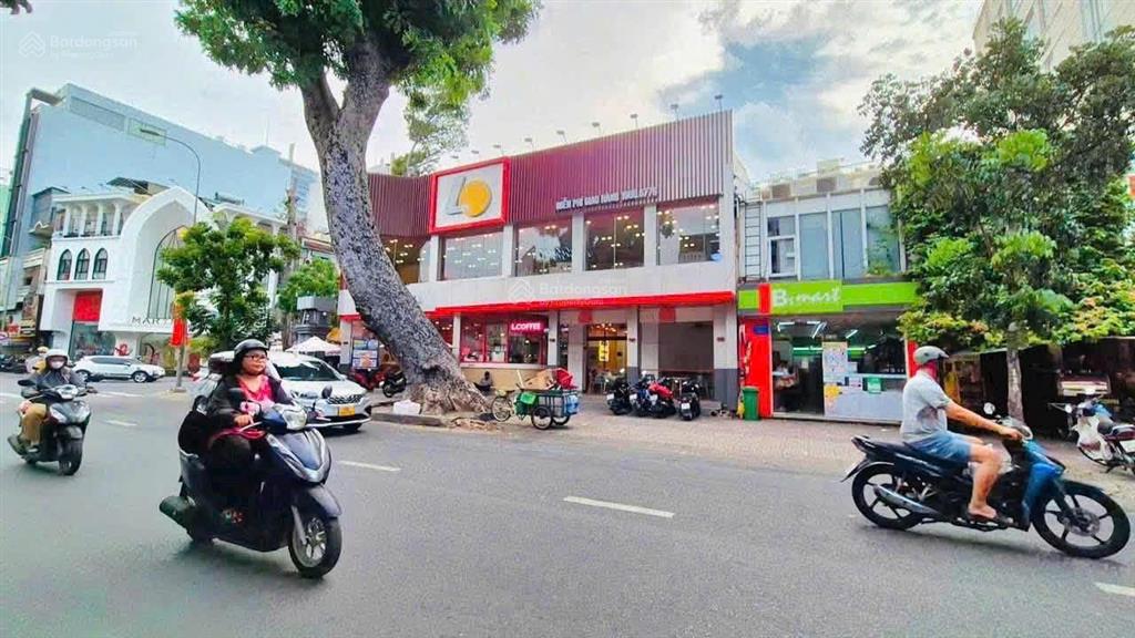 Định danh vị thế tập đoàn  khuôn đất hợp khối góc 2 mặt tiền quận 3