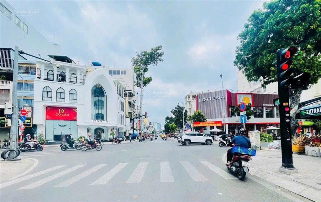 Định danh vị thế tập đoàn  khuôn đất hợp khối góc 2 mặt tiền quận 3