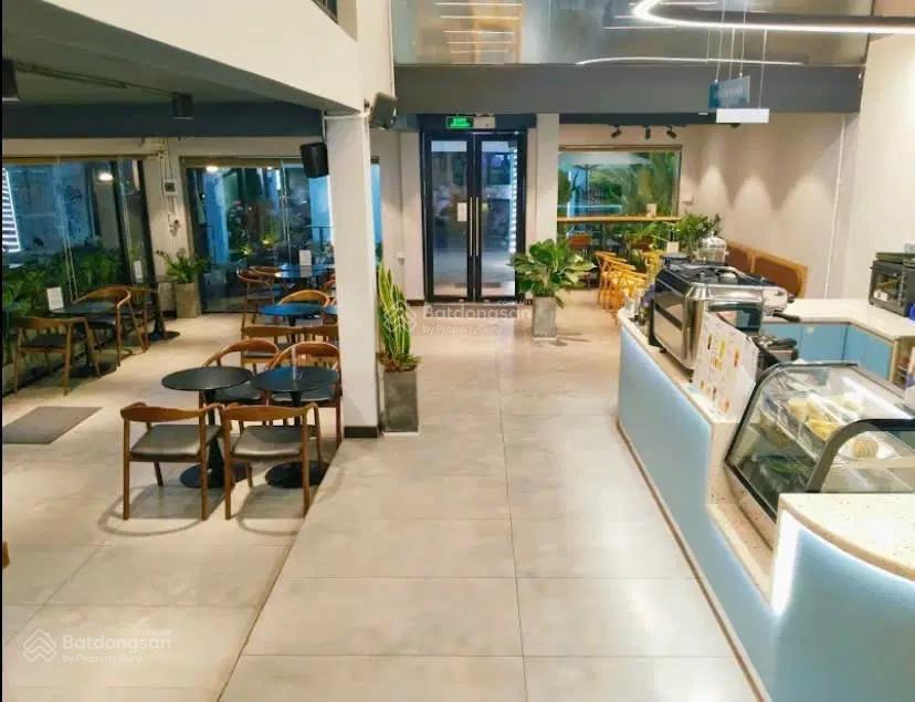 Bán nhà đào duy anh 255m²  góc 3 mặt tiền  trệt + 3 lầu  thu 80tr/tháng  phú nhuận  giá 70 tỷ