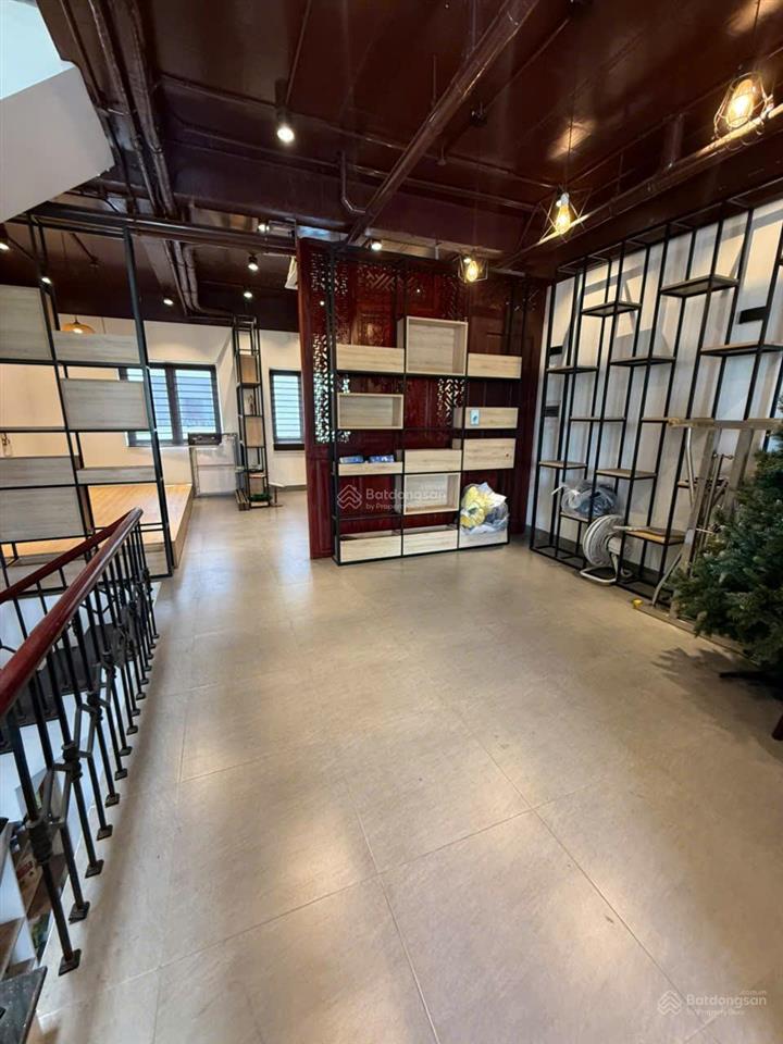 Nhà shophouse 120m full nội thất  gia đình ở, cho thuê kinh doanh cafe, văn phòng  sổ đỏ