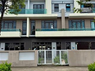 Nhà shophouse 120m full nội thất  gia đình ở, cho thuê kinh doanh cafe, văn phòng  sổ đỏ