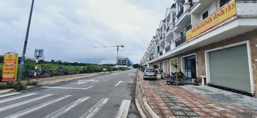 Nhà em bán căn liền kề 75m  nhà xây sẵn  giá thương lượng  trung tâm vsip