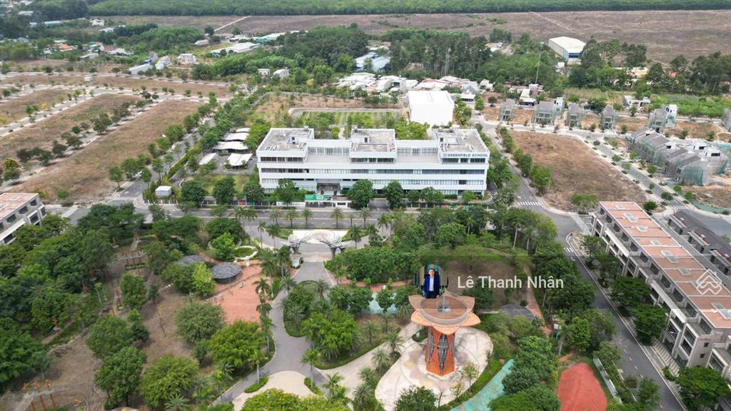 Lô góc 2 mặt tiền ngay ngã tư chỉ 3.7 tỷ (142m2, 7.5 x 20) gem sky world 92ha