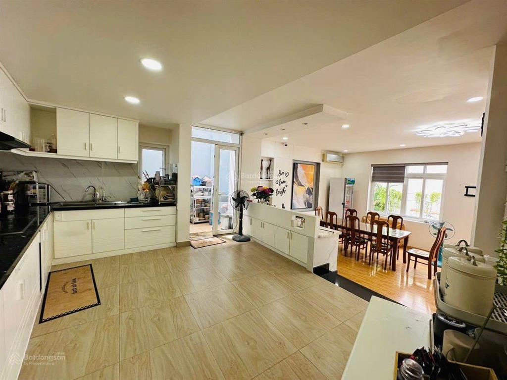 Bán nhà hoàng hoa thám 155.7m² 3 tầng  biệt thự 5pn, hẻm ô tô