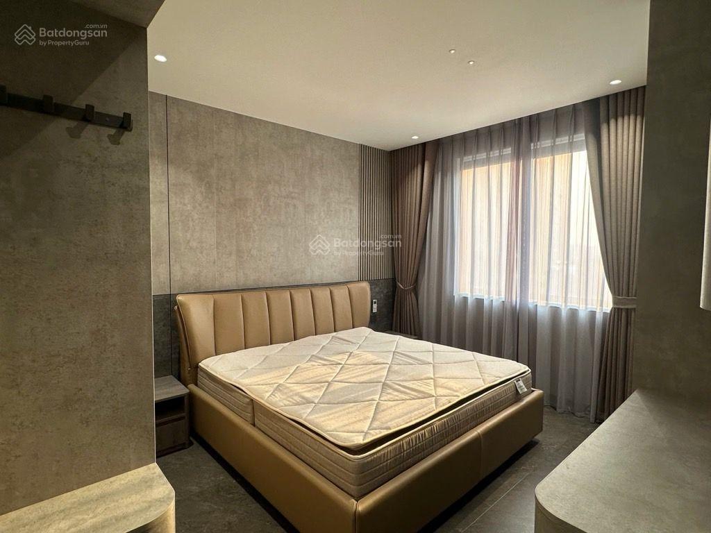 Bán căn hộ tòa thăng long yên hòa, 33 mạc thái tổ, 100m2, 6 tỷ, 3 pn, 2 wc, sổ đỏ cc, full nội thất