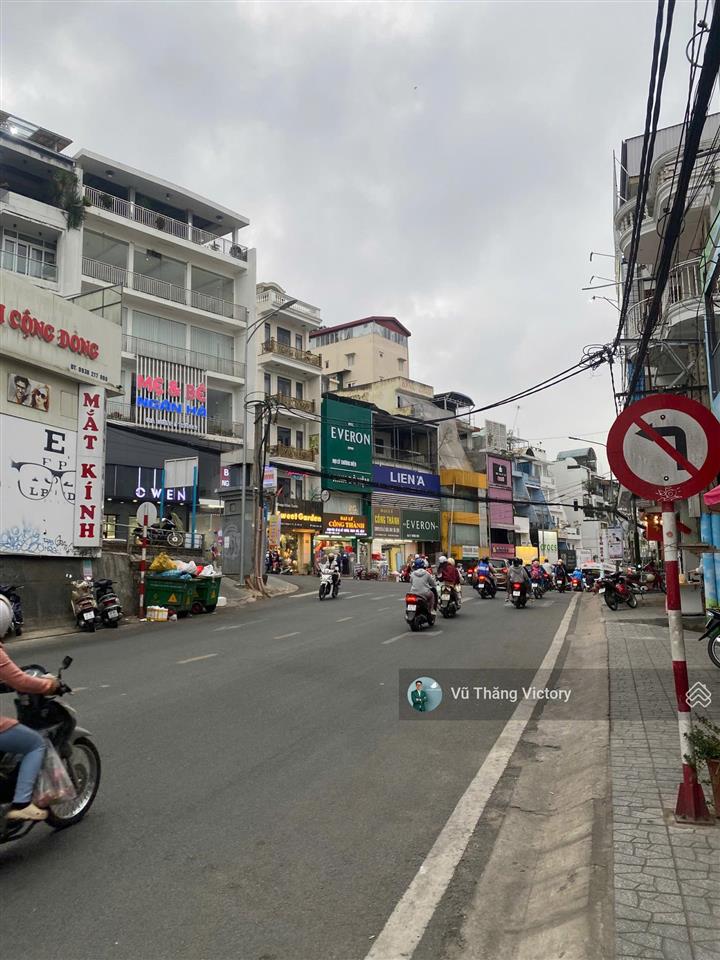 Bán nhà phố mặt tiền đường phan đình phùng phường 2 đà lạt vị trí trung tâm, sổ riêng, giá 6,6 tỷ