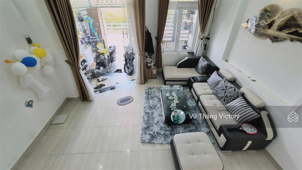 Bán nhà phố phường 9 đà lạt,mặt tiền đường quy hoạch yersin, ô tô tận nơi, sổ riêng,giá 8,9 tỷ