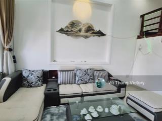 Bán nhà phố phường 9 đà lạt,mặt tiền đường quy hoạch yersin, ô tô tận nơi, sổ riêng,giá 8,9 tỷ