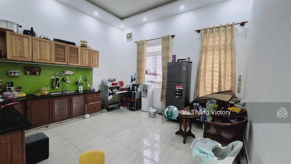 Bán nhà phố phường 9 đà lạt,mặt tiền đường quy hoạch yersin, ô tô tận nơi, sổ riêng,giá 8,9 tỷ