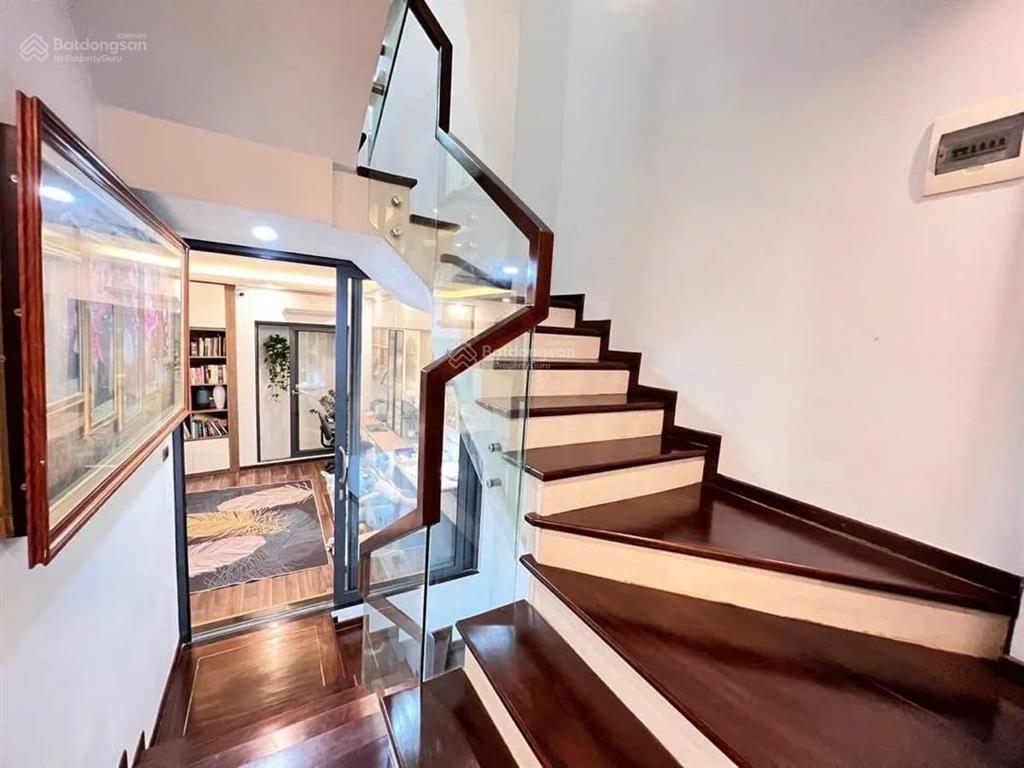 Bán gấp! mỗ lao, dt 35m2, 4 tầng, ô tô tránh, gần hồ, dân xây, kinh doanh, gần phố, nhỉnh 9 tỷ