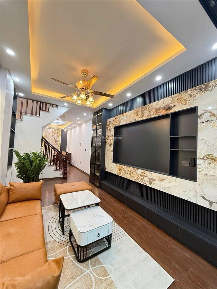 Bán gấp! tân triều, thanh trì, dt 41m2*5 tầng, nội thất xịn, ngõ ô tô, sát ô tô tránh, quanh 8 tỷ