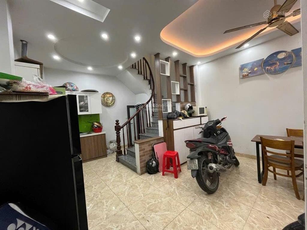 Chính chủ gửi bán gấp! bà triệu, dt 42m2*4 tầng, mt 4.1m, sát mặt phố, nội thất xịn, quanh 7 tỷ