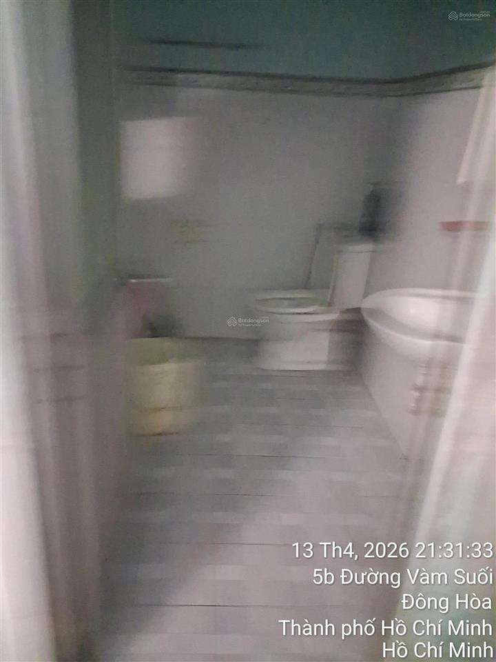 Bân nhà phố mặt tiền đường 8m. dt 5x20m nhà cấp 4 gác lửng