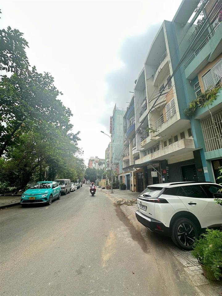 Ngay học viện cán bộ ! bán nhà mặt tiền rạch xuyên tâm chu văn an p26 q.bt 3 tầng 4x20m chỉ 15.9 tỷ