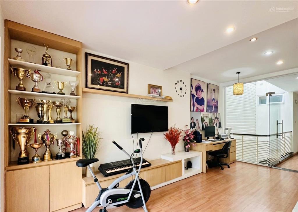 Vị trí kinh doanh ! mặt tiền đường 30m  đặng thùy trâm p13 q.bt  5 tầng 5x23m chỉ 25.x tỷ tl