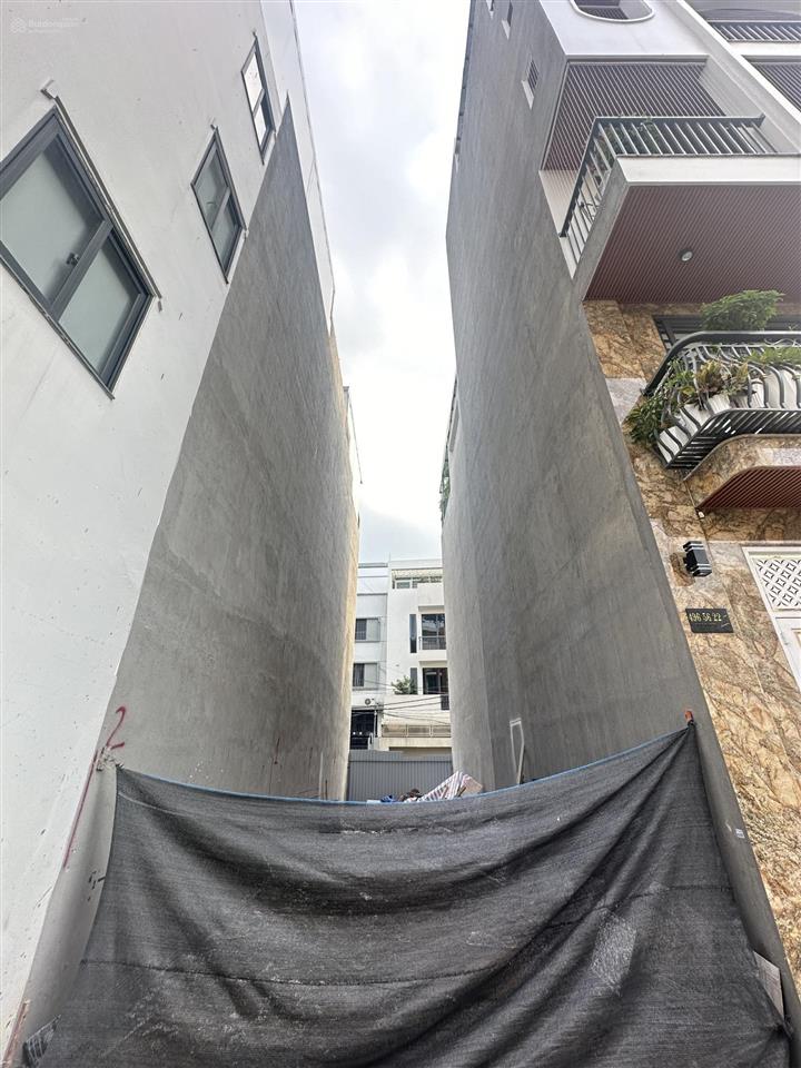 2 mặt tiền trước sau  cách vài mét ra bờ kè! bán đất dương quảng hàm q.gò vấp 4x15,5m chỉ 8,x tỷ