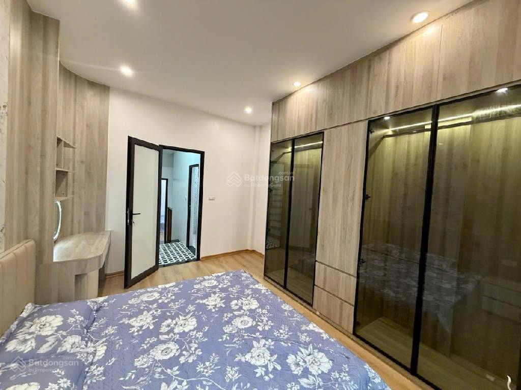 Bán nhà đẹp cầu giấy 40m2, 5 tầng full nội thất châu âu, ngõ rộng thông thoáng