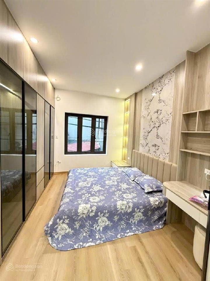 Bán nhà đẹp cầu giấy 40m2, 5 tầng full nội thất châu âu, ngõ rộng thông thoáng