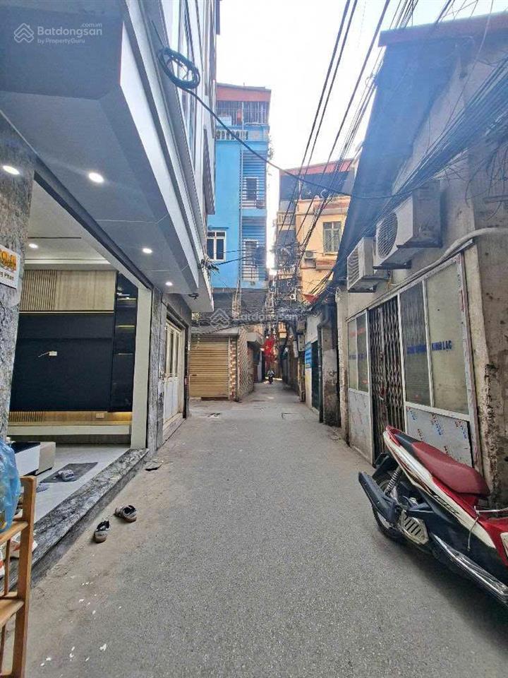Bán nhà đẹp cầu giấy 40m2, 5 tầng full nội thất châu âu, ngõ rộng thông thoáng