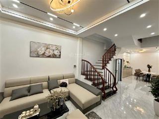 Bán nhà đẹp cầu giấy 40m2, 5 tầng full nội thất châu âu, ngõ rộng thông thoáng