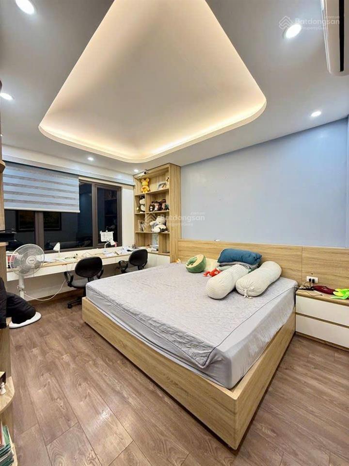 Bán nhà riêng tại cầu giấy, 9,8 tỷ, 40m2, 4pn, 4wc, 6 tầng, mặt tiền 4.5m