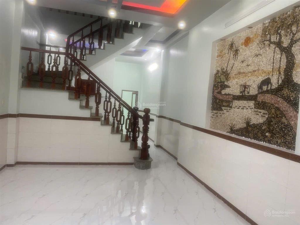 Bán nhà trần hưng đạo dĩ an  hxh  80m2 sân xe hơi rộng  nhà tâm huyết giá nhỉnh 4 tỷ