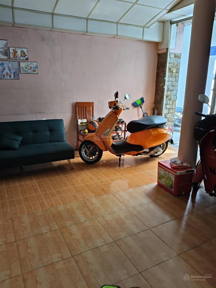 Bán nhà ngay chợ linh xuân  ngang hiếm 5,5 m  3pn  chỉ 4,2 tỷ