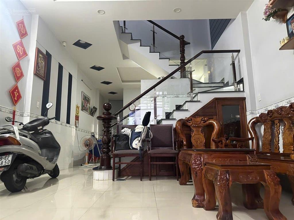 Bán nhà đường 168 đỗ xuân hợp ngang 4.4m  hxh tới nhà 4pn đủ công năng chỉ nhỉnh 5 tỷ