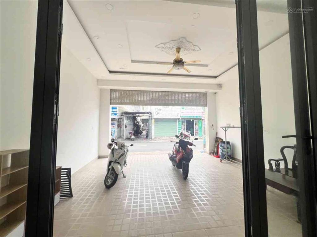 Bán nhà đường số 4 linh xuân  3 tầng mtkd  140m  ngang 6.8m  dòng tiền 15tr/tháng  nhỉnh 8 tỉ