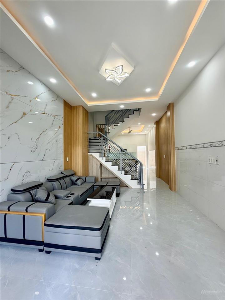 Bán nhà ngô chí quốc 65m 4 tầng hxn 8m nhỉnh 5tỉ