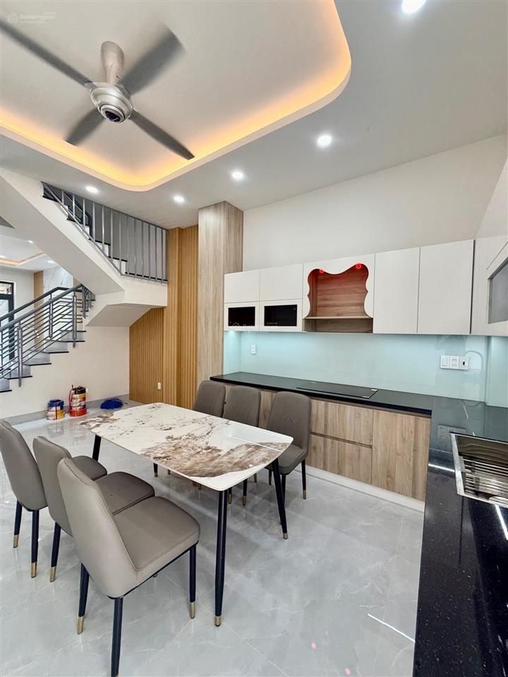 Bán nhà ngô chí quốc 65m 4 tầng hxn 8m nhỉnh 5tỉ