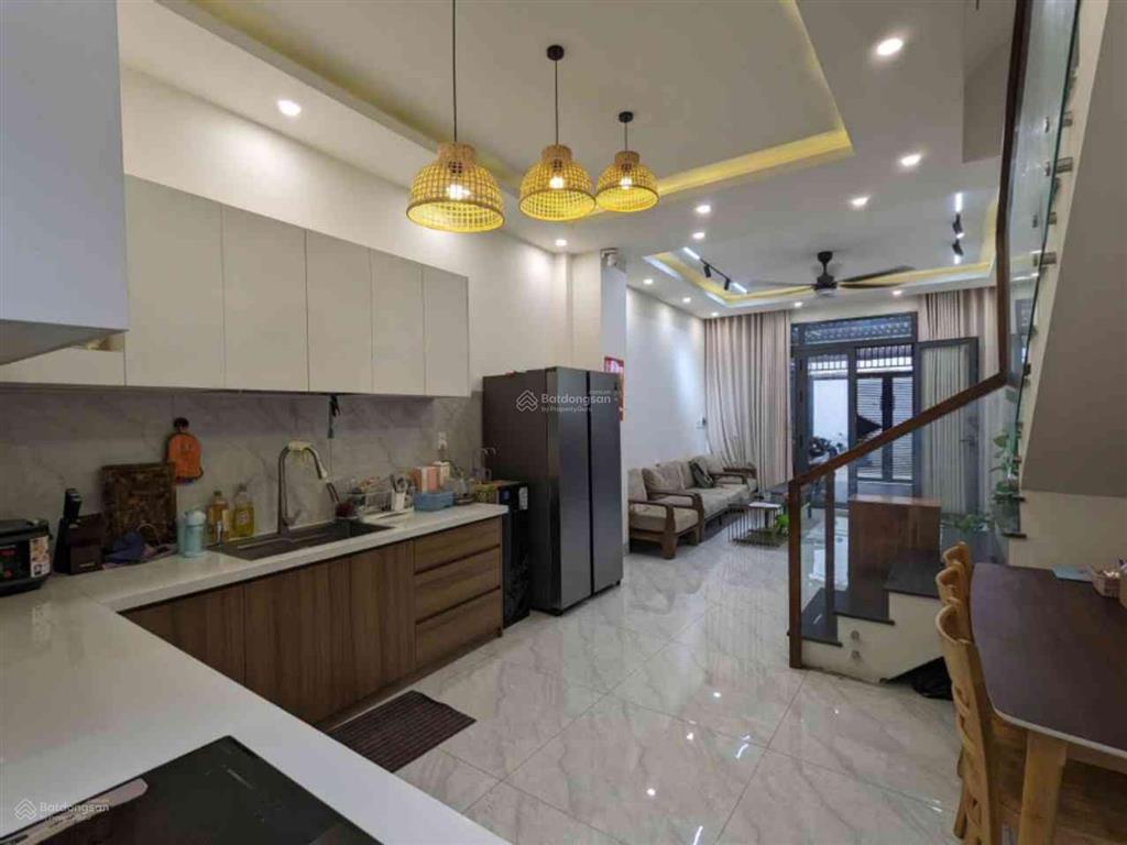 Bán nhà ngay chợ đầu mối thủ đức hxh ô tô ngủ trong nhà 3 tầng x 72m nhỉnh 6 tỉ