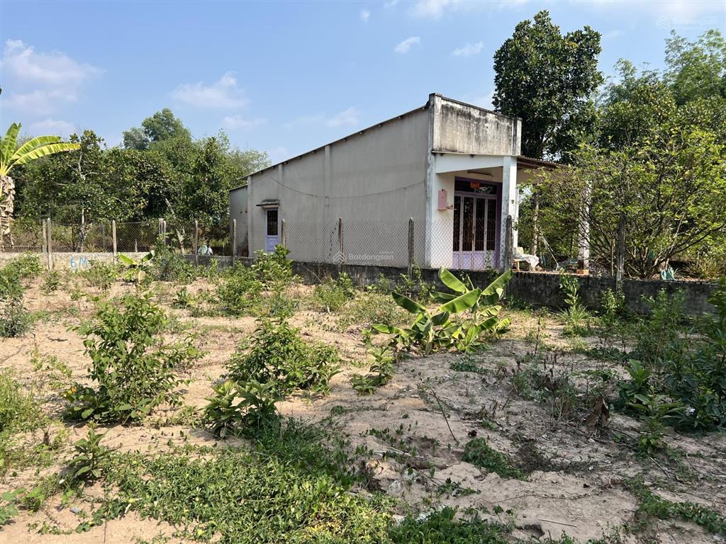 Cần tiền bán gấp đất, diện tích 136m2 thổ cư, tôi bán giá ngộp 450 triệu, đất sát đường dh507