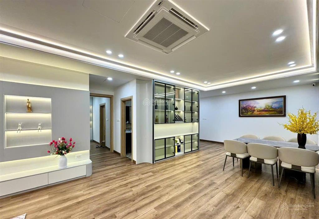 Cho thuê chcc n03t1 ngđ,có slot ô tô, dt 95m2, 3pn full nội thất,view hồ.giá chỉ 16tr/th