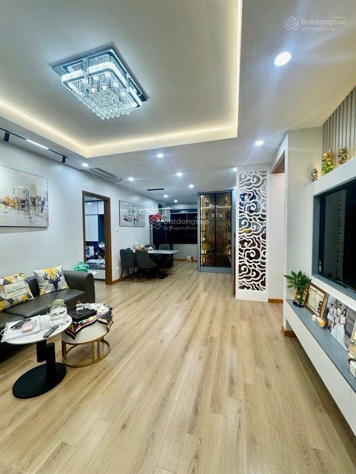 Bán căn hộ tòa n06b1 thành thái, công viên cầu giấy, 70m2, 7 tỷ, 2 ngủ, 2 vs, sổ đỏ, full nội thất.